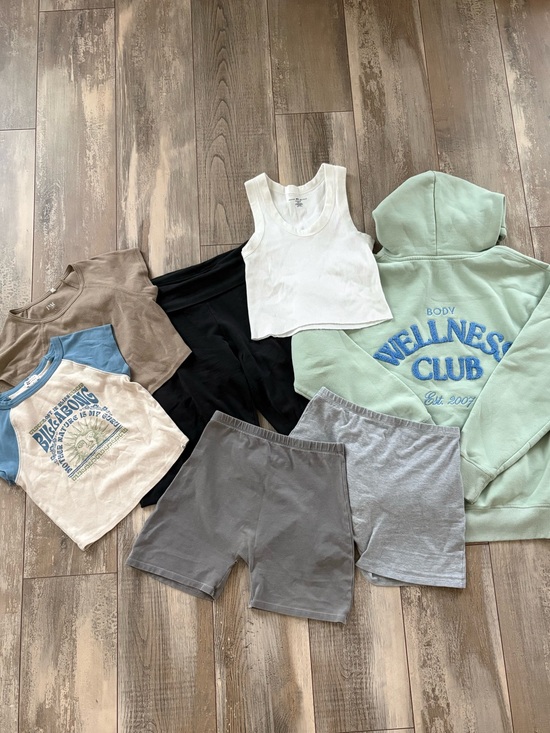 Brandy Melville Tops - Brandy Bundle